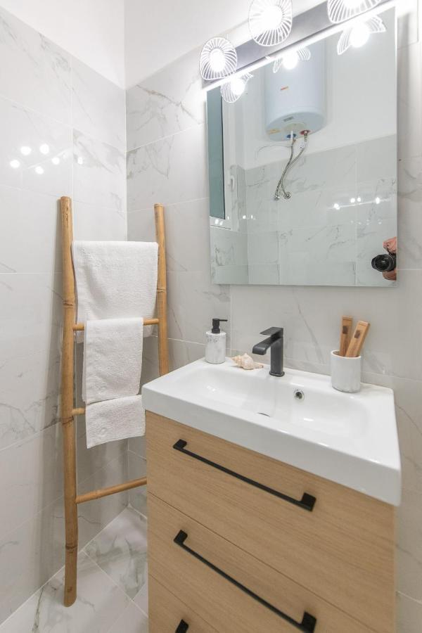 Nadia'S Boutique Apartment, アテネ エクステリア 写真